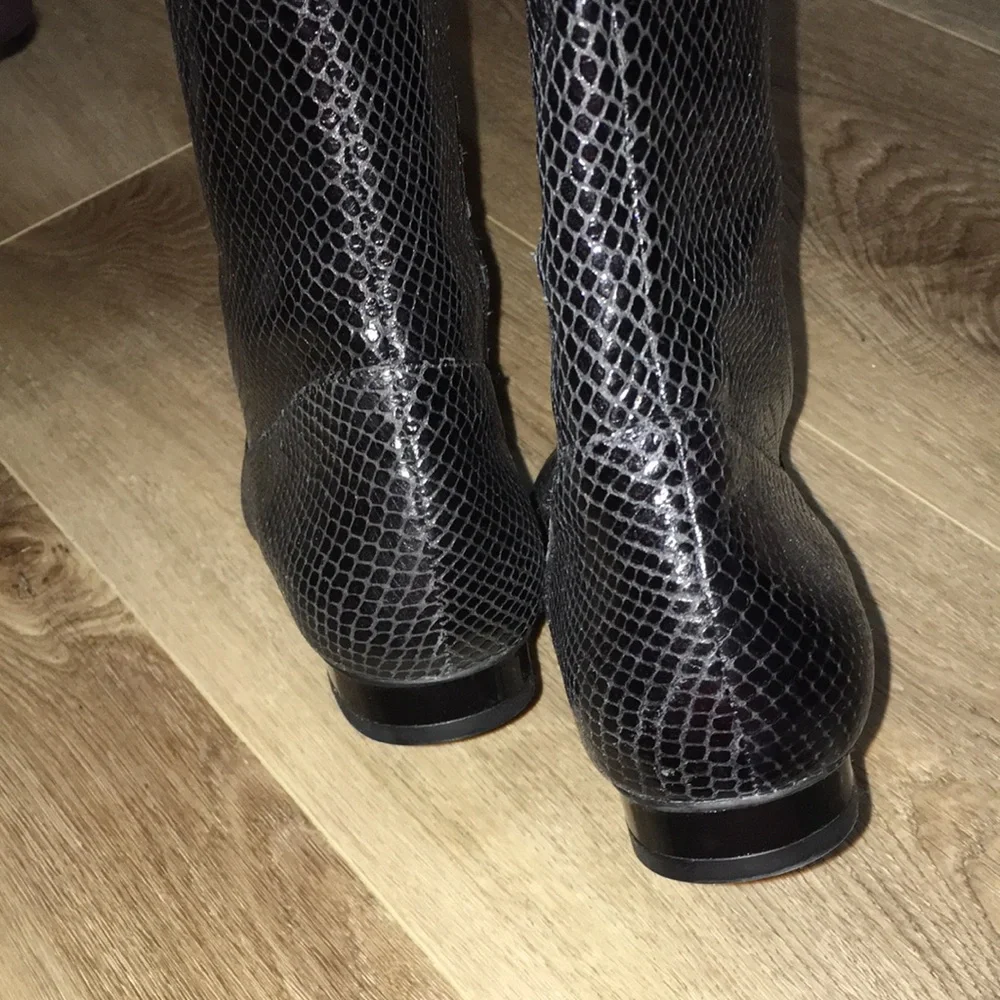VIA SPIGA NWT PYTHON EMBOSSED REAL LEATHER OVER THE KNEE BLACK BOOTS